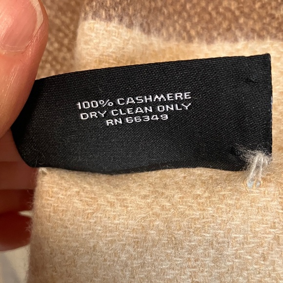 Sutton Studio 100% Cashmere Brown and Tan Plaid Scarf - Picture 3 of 5